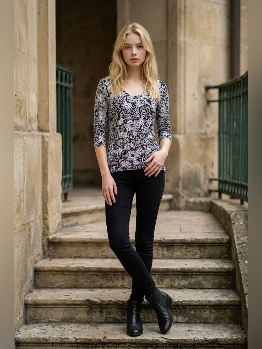 You'll Love This Soft Stretchy Top from Chaus (S)